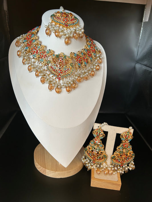 Nauratan choker with beautiful earrings and Bindia