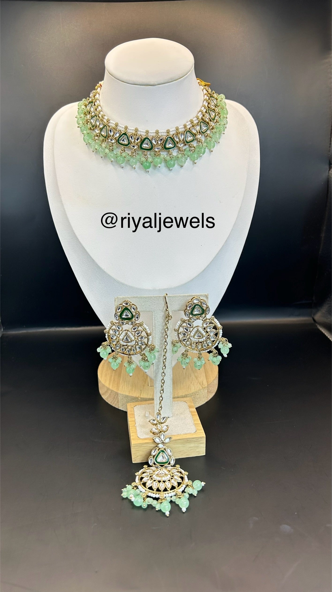 Elegant Kundan Set