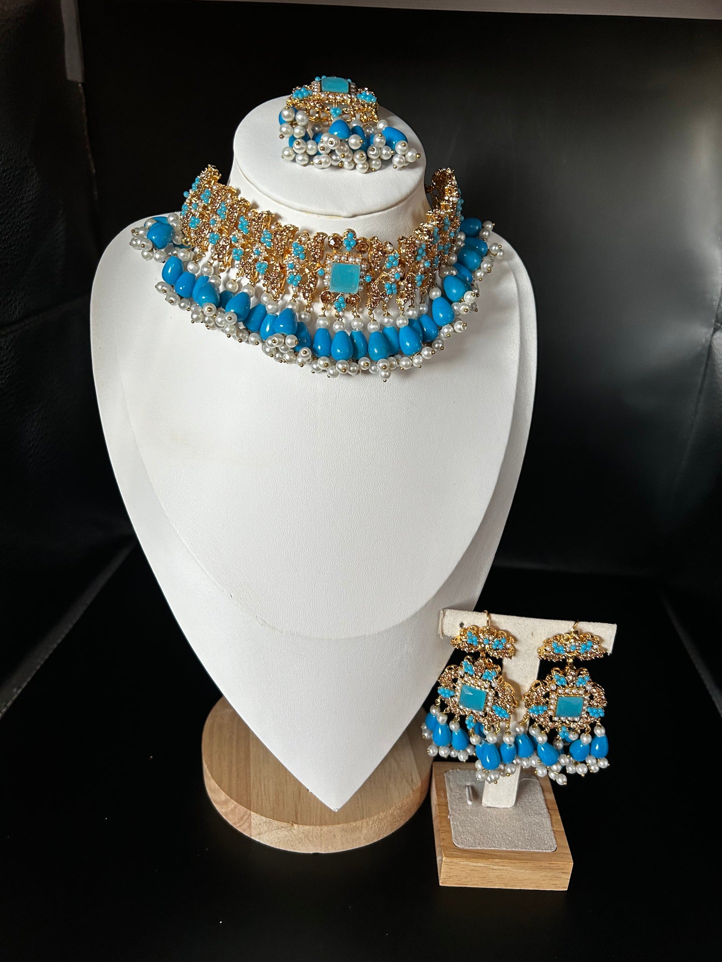 Nauratan Set with earring and Bindia