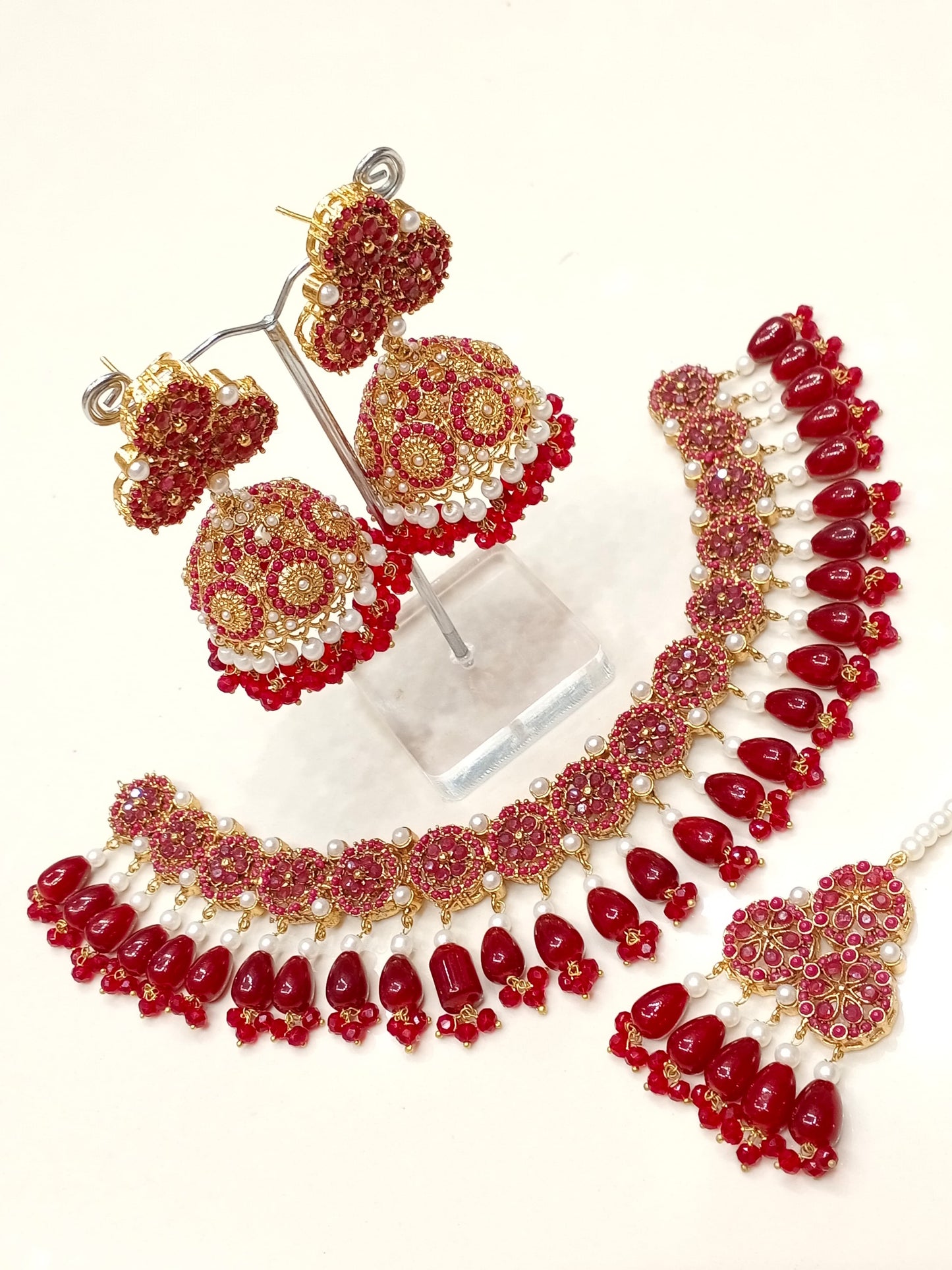 Choker with jhumkas and Bindia