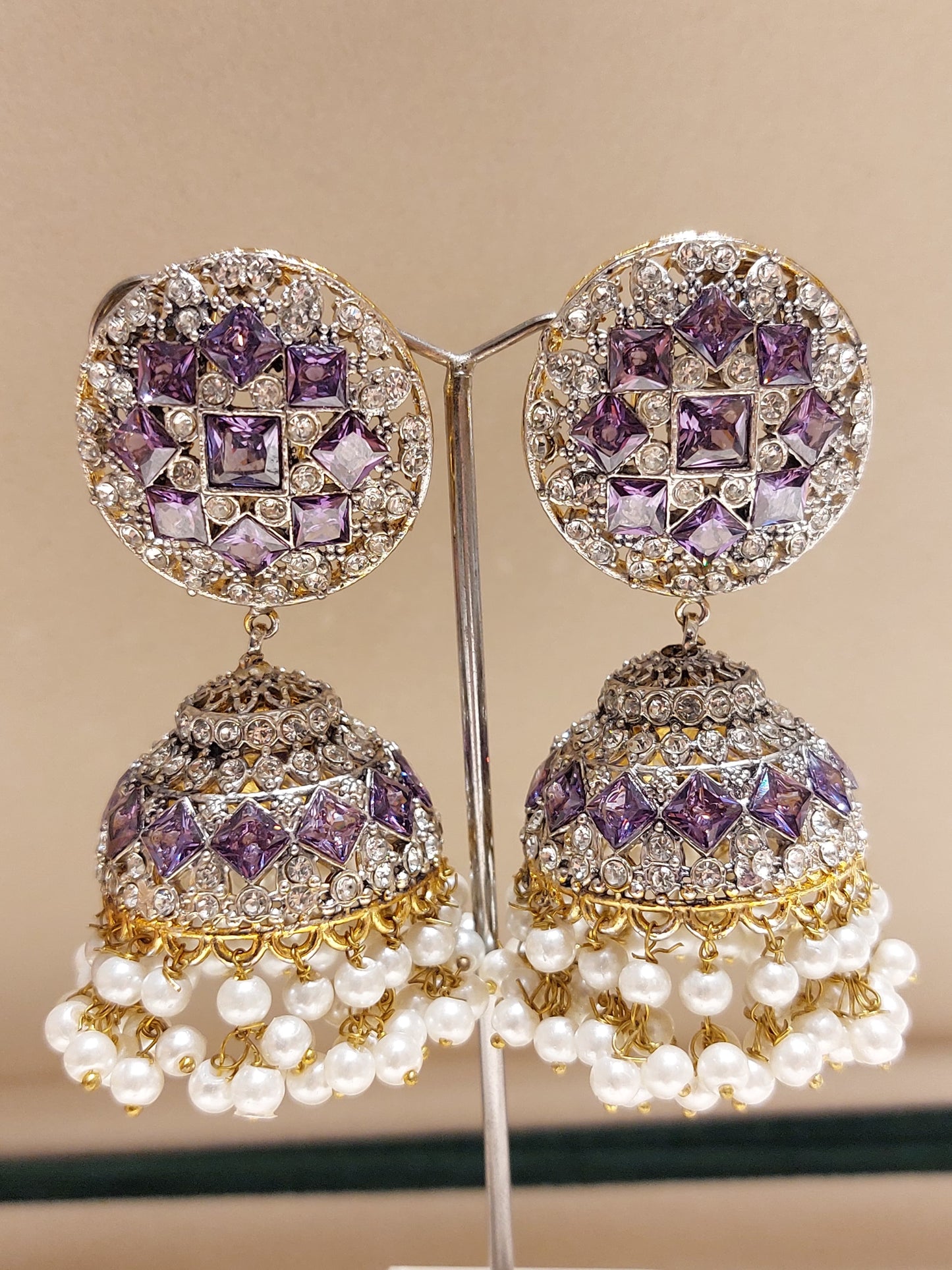 Kundhan jhumkas