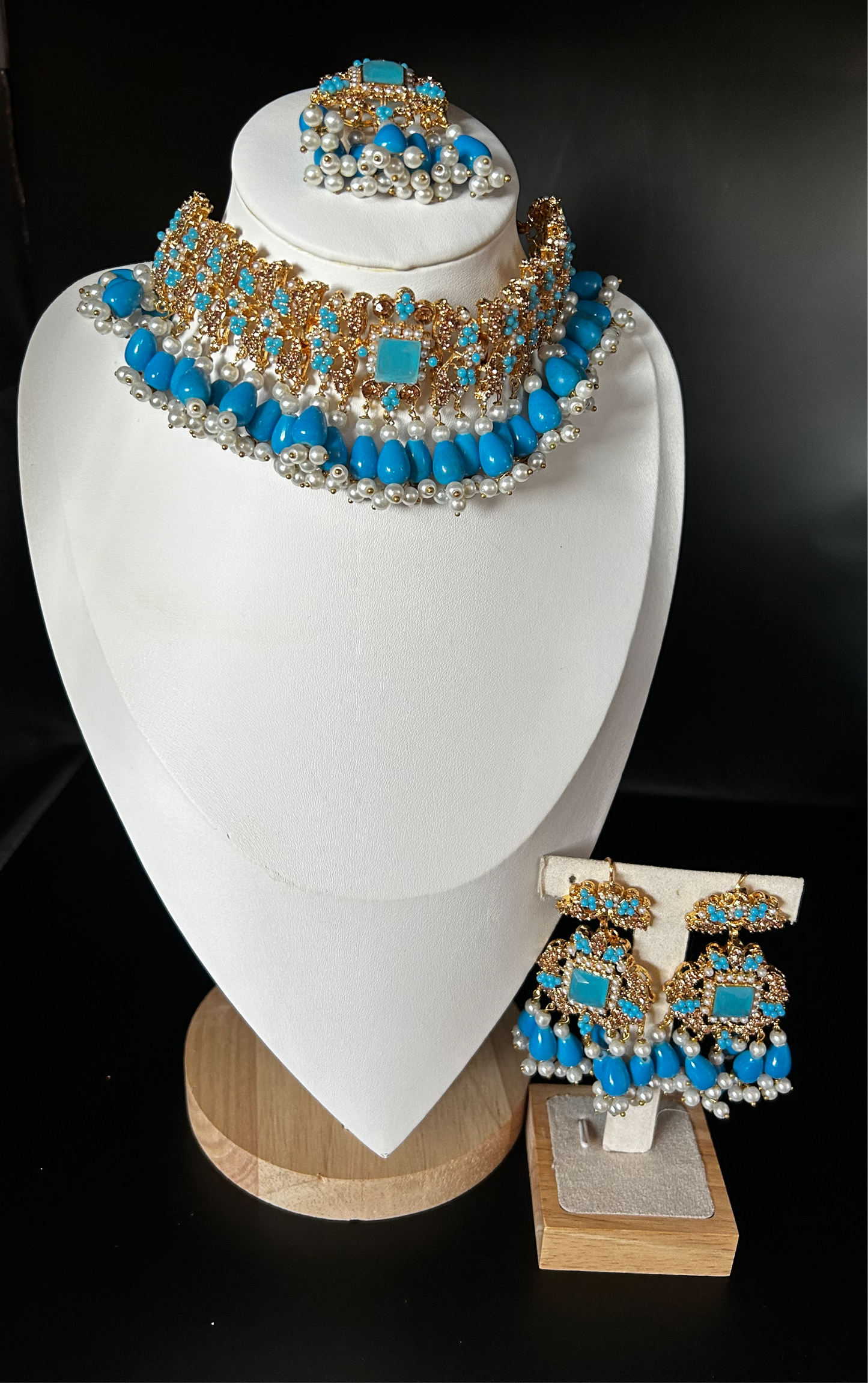 Nauratan Set with earring and Bindia