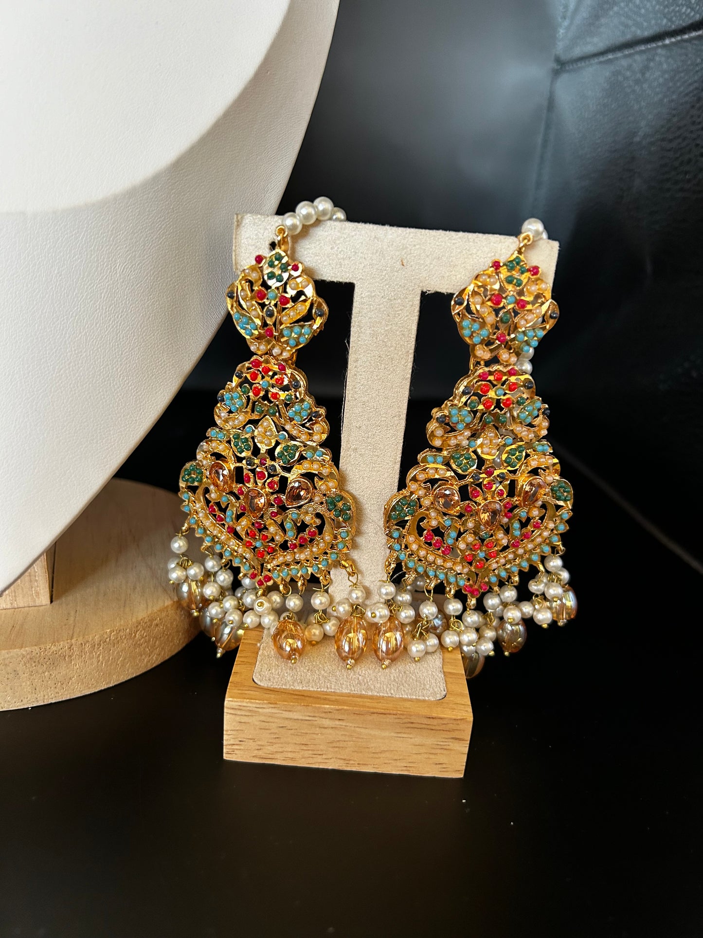 Nauratan choker with beautiful earrings and Bindia