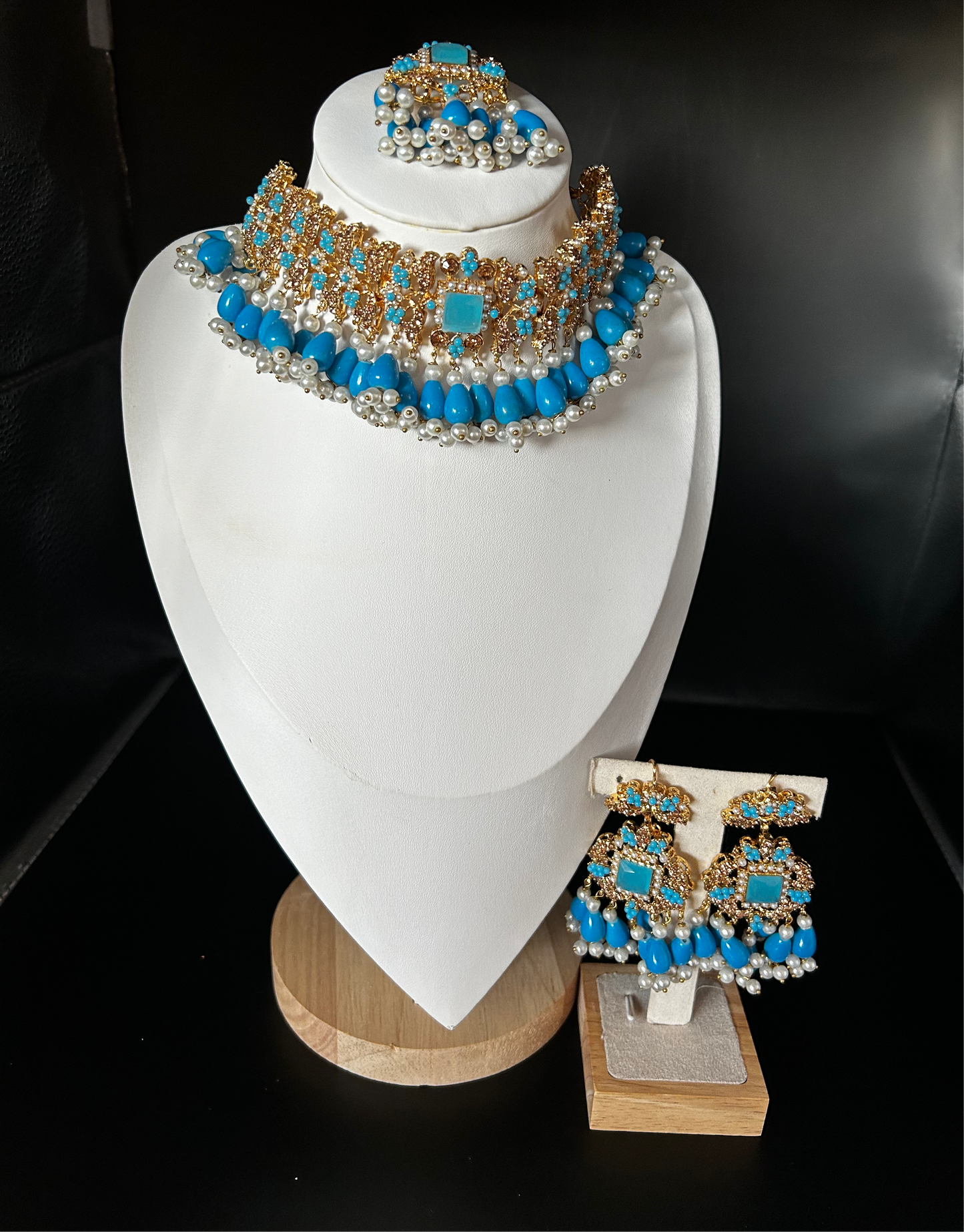 Nauratan Set with earring and Bindia